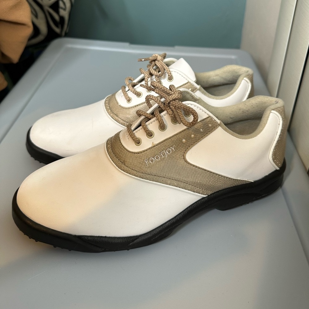 FootJoy GreenJoys women's golf shoes white tan/beige saddle design Size 9.5